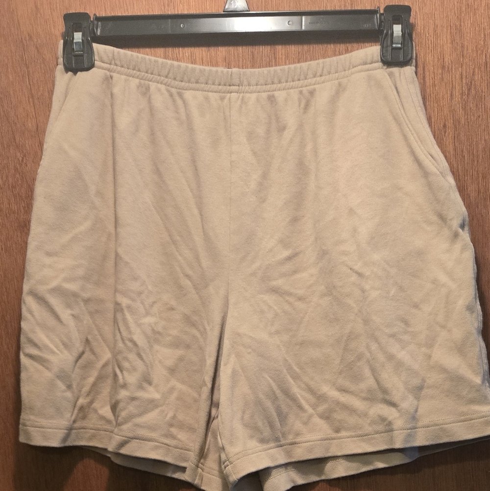 Lands' End Women's Athletic Shorts in Beige SzM10-12 NEW No Tags - Picture 2 of 5
